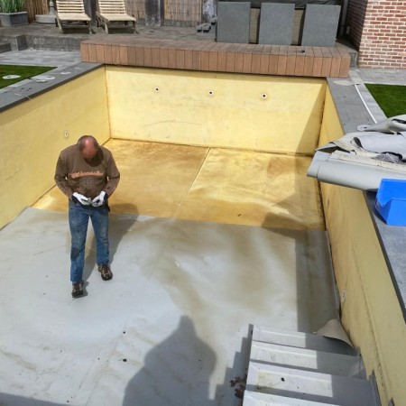 Verwijderen van de oude liner - Ons Zwembad 